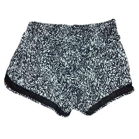 Athleta Pants - NWT Athleta Black and White Workout Shorts Size S
